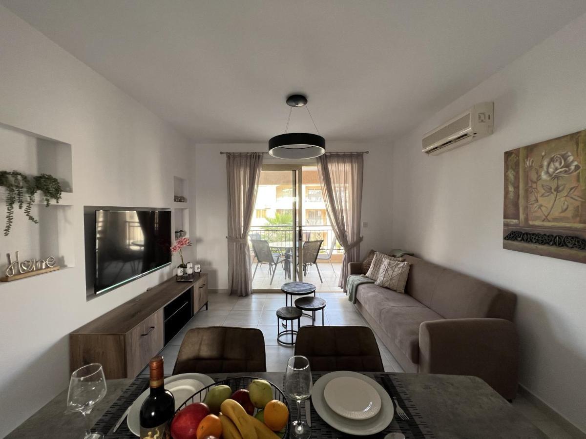 Royal-Seacrest Paphos-Center Vip Apartment Luaran gambar