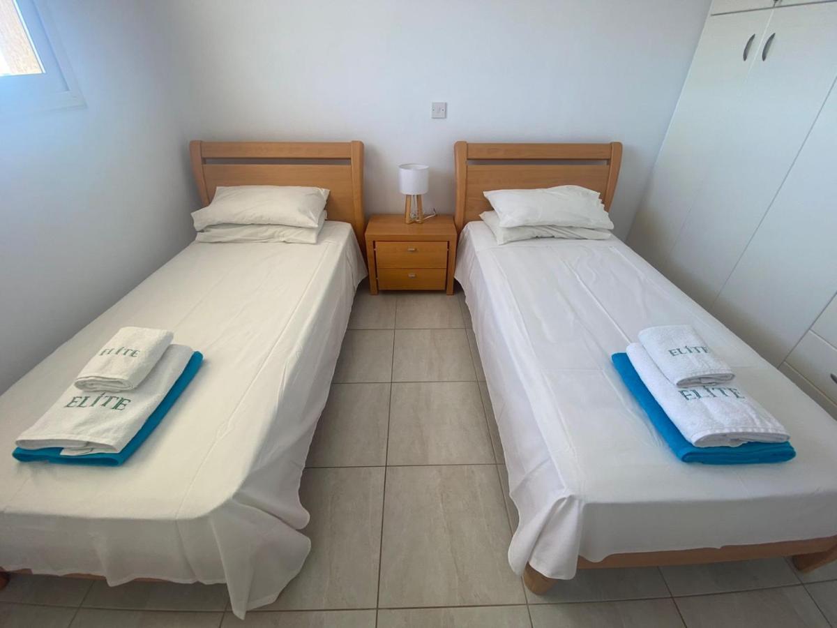 Royal-Seacrest Paphos-Center Vip Apartment Luaran gambar