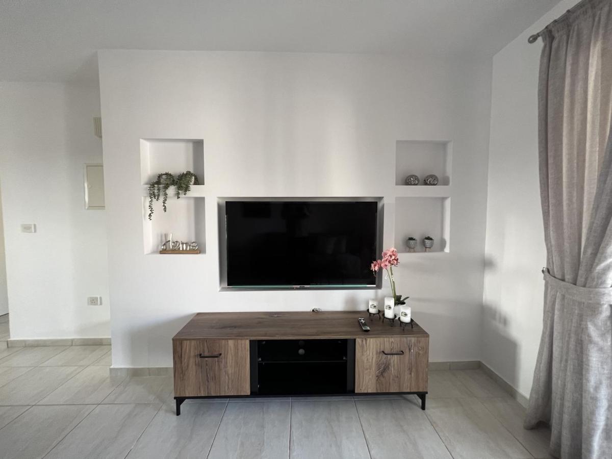 Royal-Seacrest Paphos-Center Vip Apartment Luaran gambar
