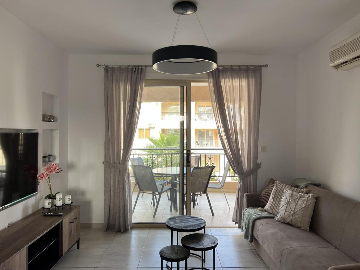 Royal-Seacrest Paphos-Center Vip Apartment Luaran gambar