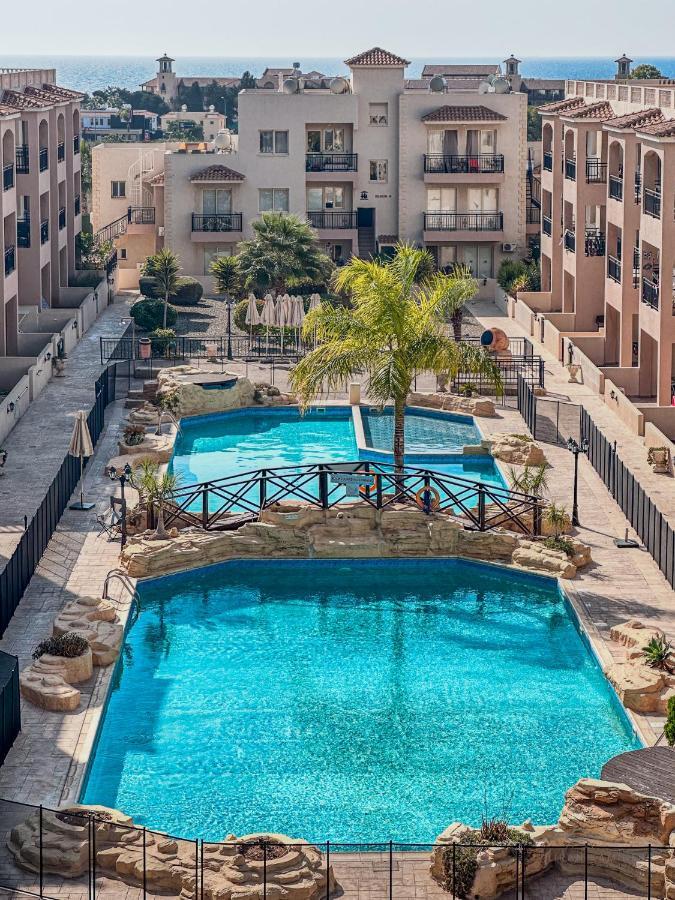 Royal-Seacrest Paphos-Center Vip Apartment Luaran gambar